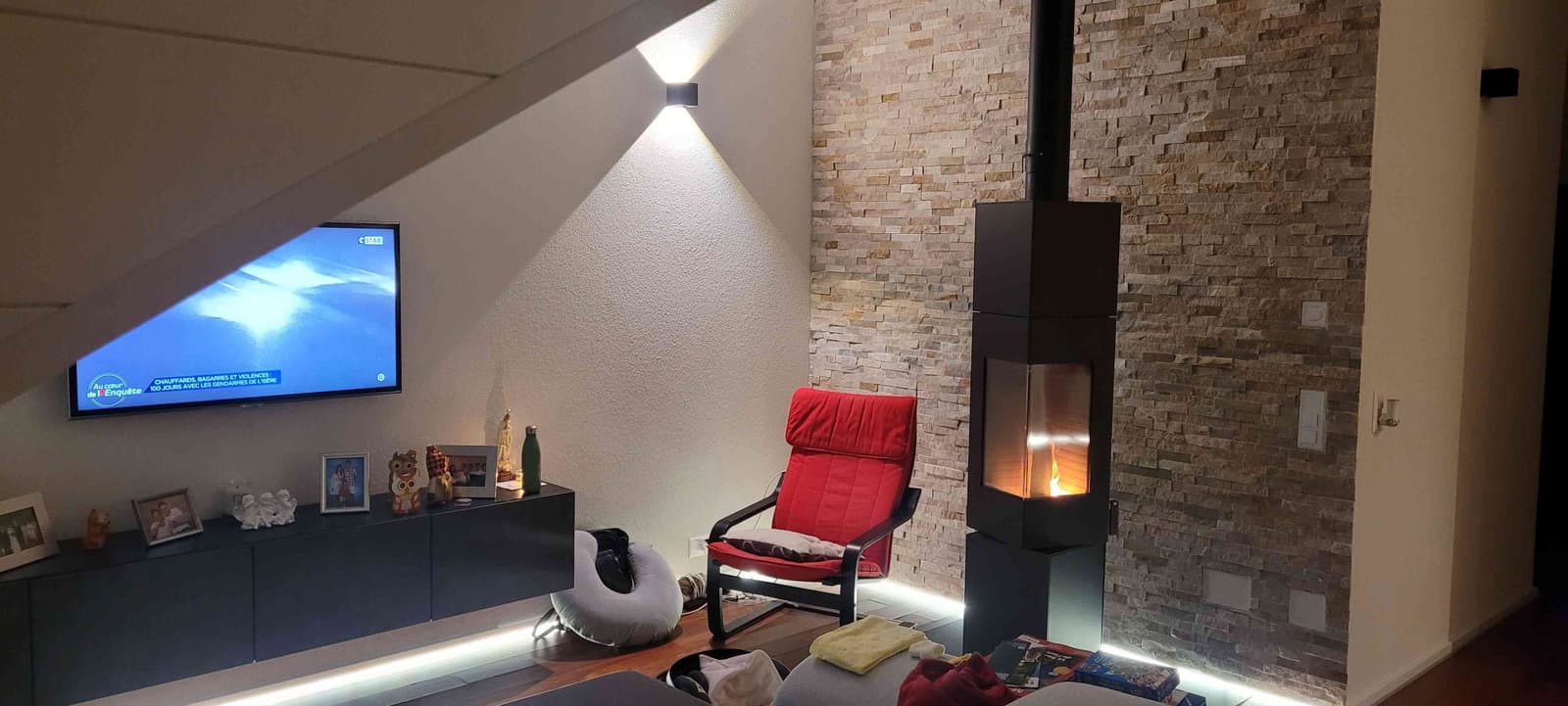 Helles WG-Zimmer in 4.5-Zimmer-Dachwohnung in ruhiger, grüner Umgebung — vignette 3