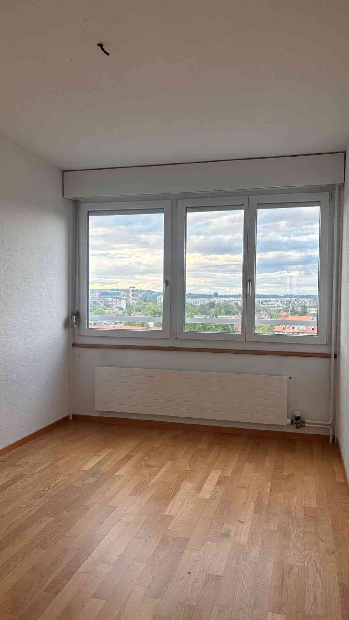 WG-Zimmer im 13. Stock in gemischer 3er WG in Bern-Bümpliz — photo 1