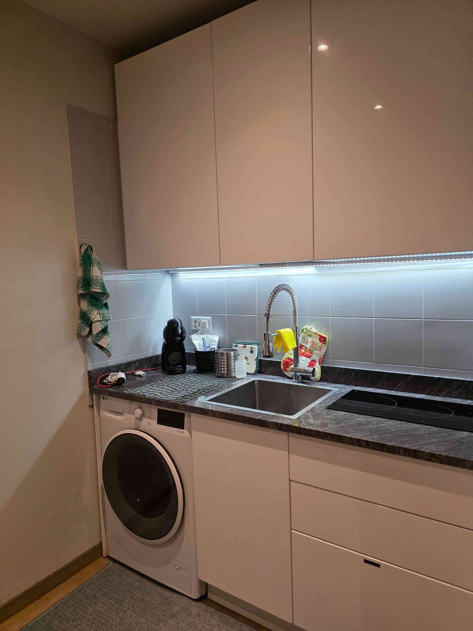 Cerco subentrante per appartamento 1 locale e 1/2. — vignette 2