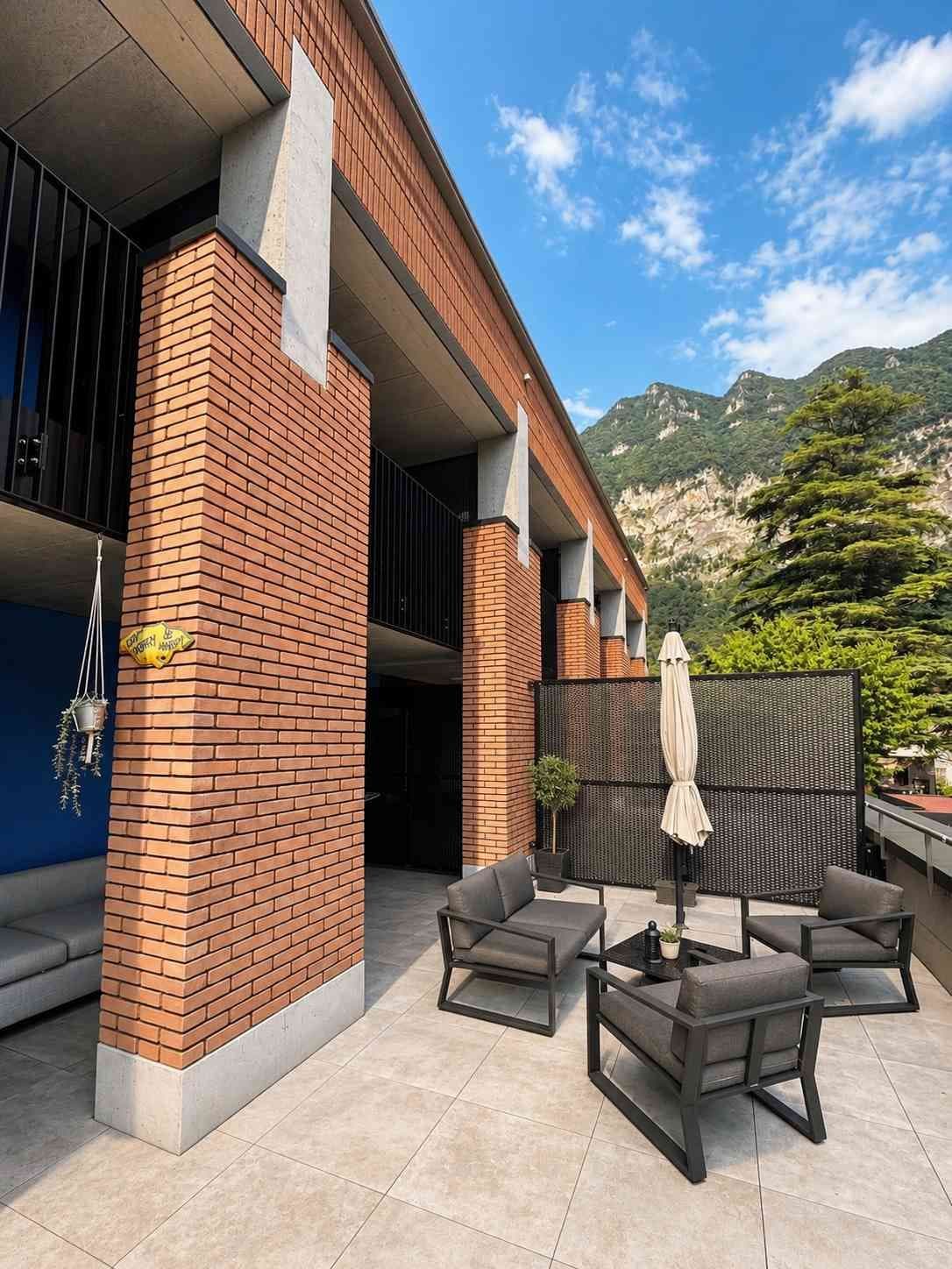 ?? Moderno 2.5 locali arredato con grande terrazzo - Riva San Vitale — vignette 2