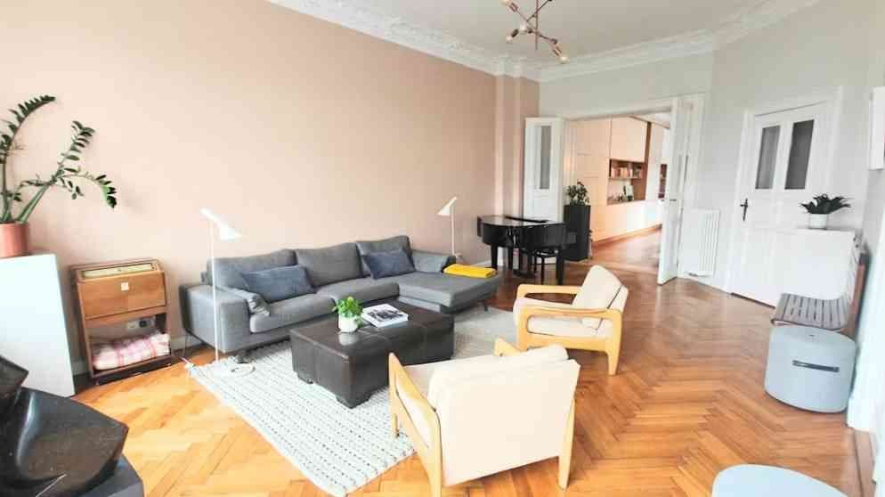 Neu renovierte 2.5-Zimmer-Wohnung mit Balkon, Luzern — photo 1