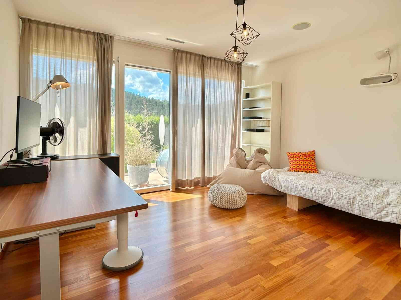 Einziehen und wohlfühlen: 170 m² Gartenwohnung in Stallikon — vignette 9