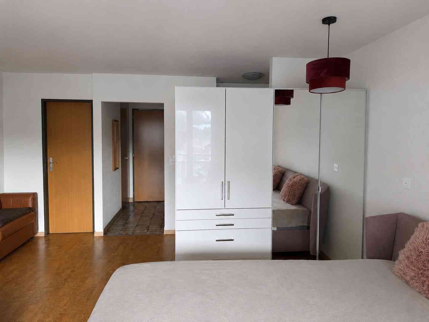 Möbliertes 1.5-Zimmer-Studio mit Balkon und Bergblick — vignette 4