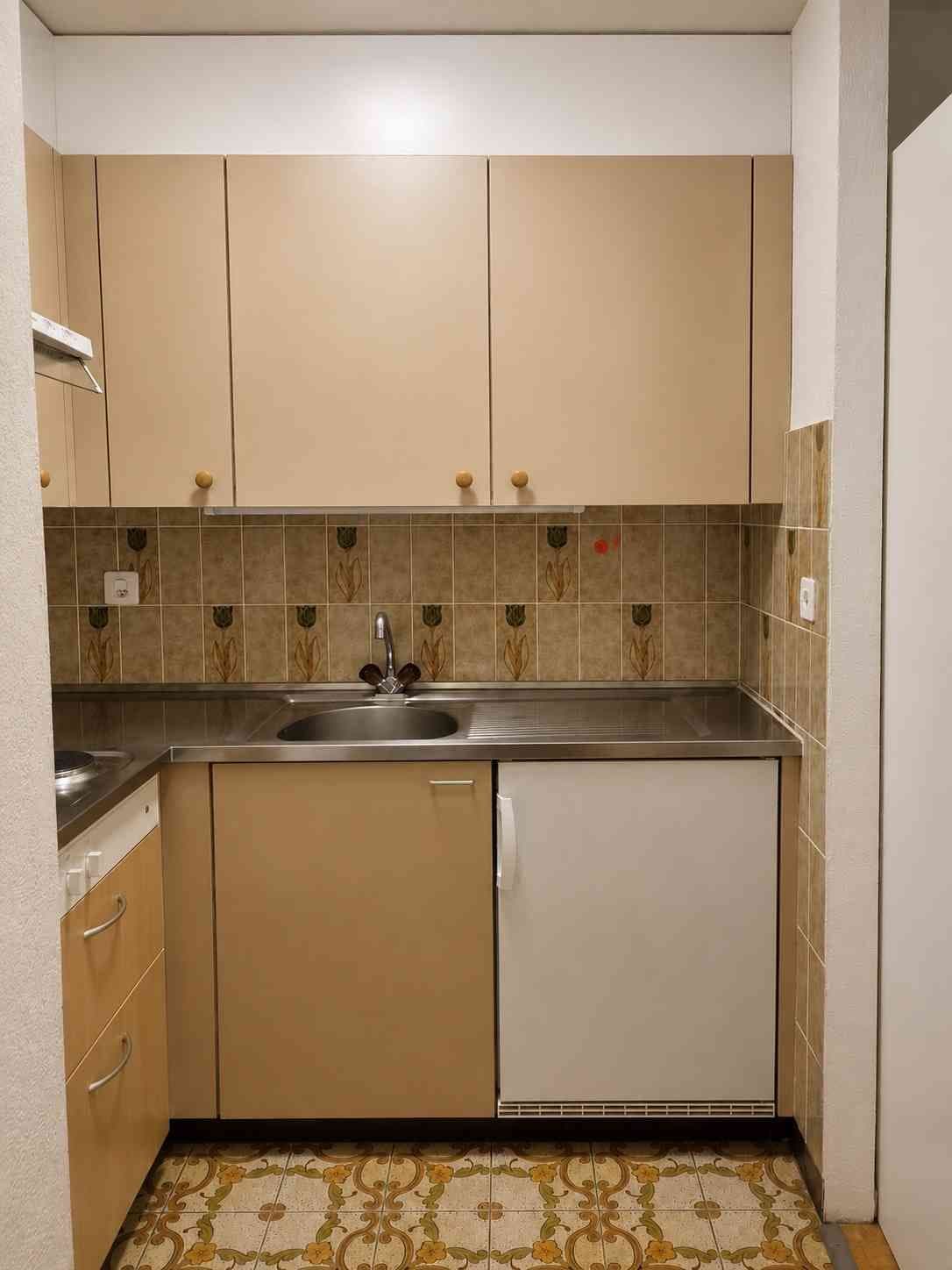 Möbliertes 1.5-Zimmer-Studio mit Balkon und Bergblick — vignette 5
