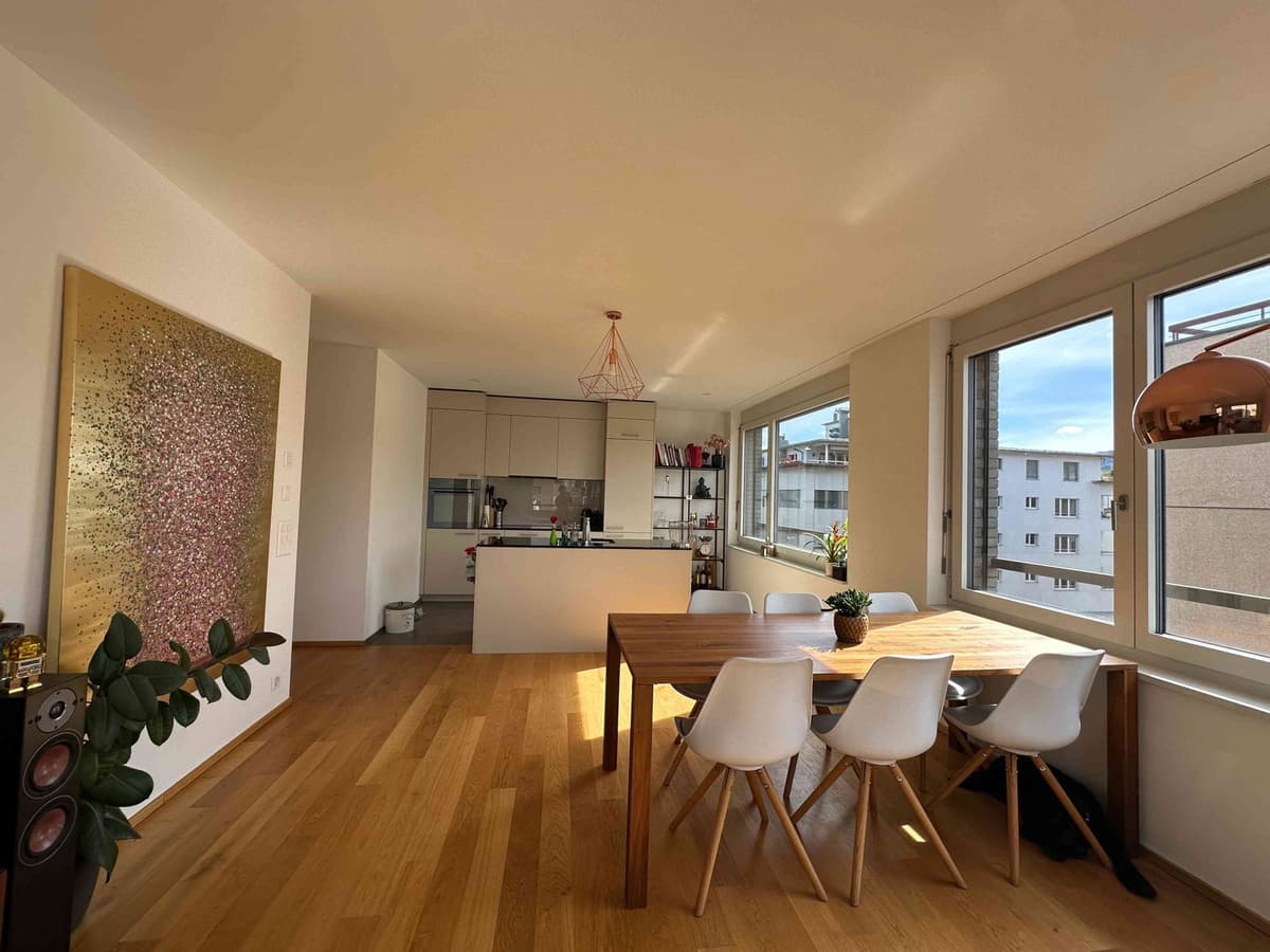 Helles 16 m² WG-Zimmer in moderner 3.5-Zimmer-Wohnung — photo 1
