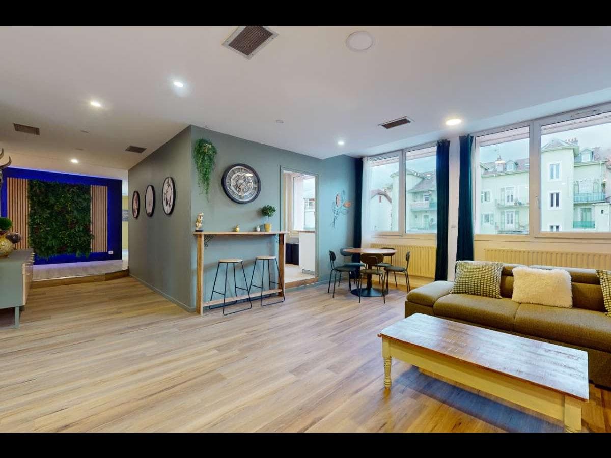 Appartement 9 pièces de 214 m² — vignette 2