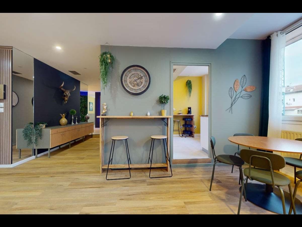 Appartement 9 pièces de 214 m² — vignette 4