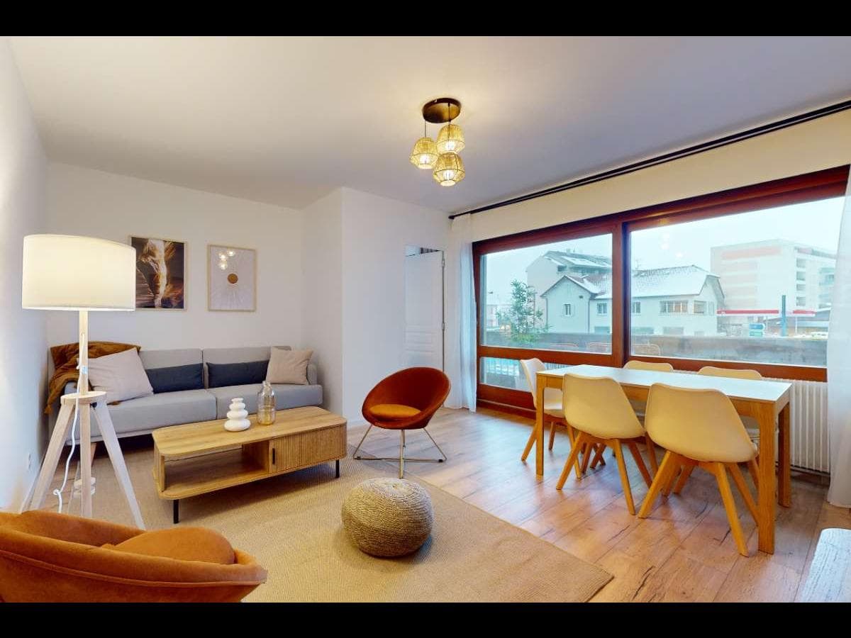 Appartement 6 pièces de 100 m² — vignette 2