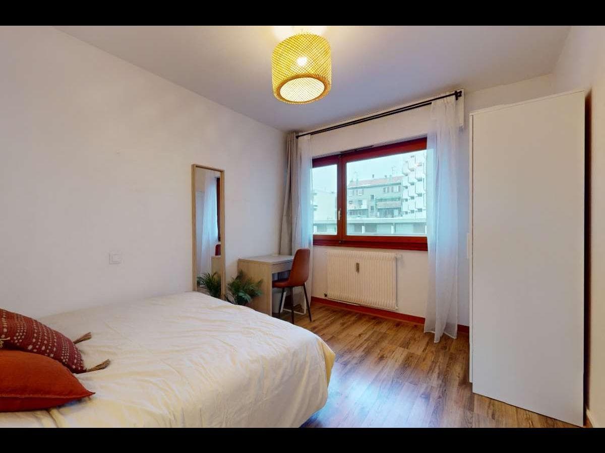 Appartement 6 pièces de 100 m² — vignette 6
