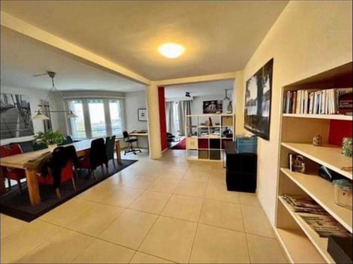Appartement 4 pièces de 160 m² — vignette 2