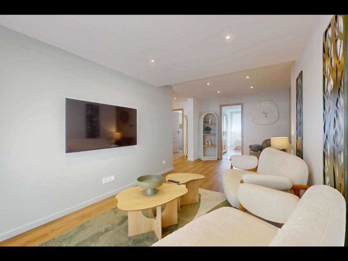 Appartement 6 pièces de 130 m² — vignette 2