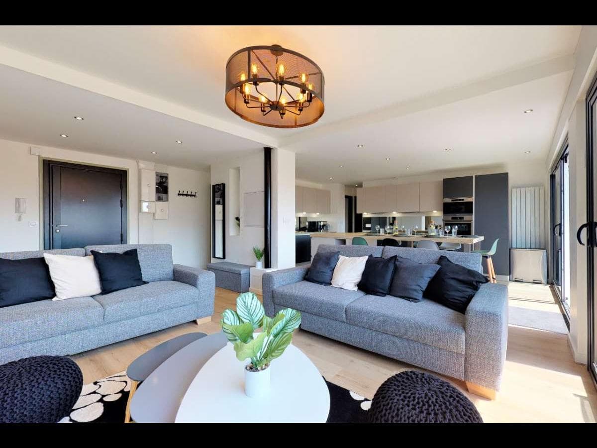 Appartement 8 pièces de 157 m² — vignette 2