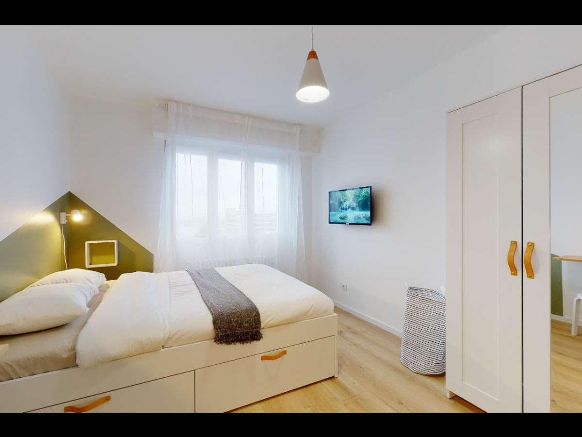 Appartement 5 pièces de 100 m² — vignette 9