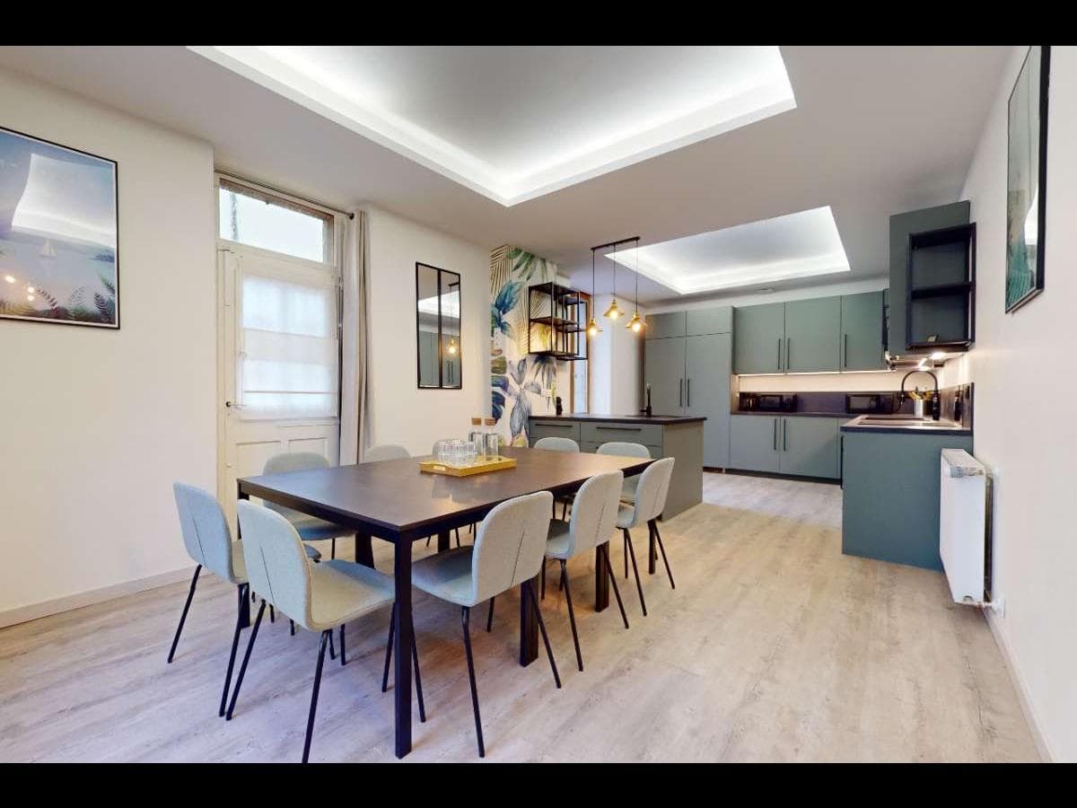 Maison 10 pièces de 282 m² — photo 1