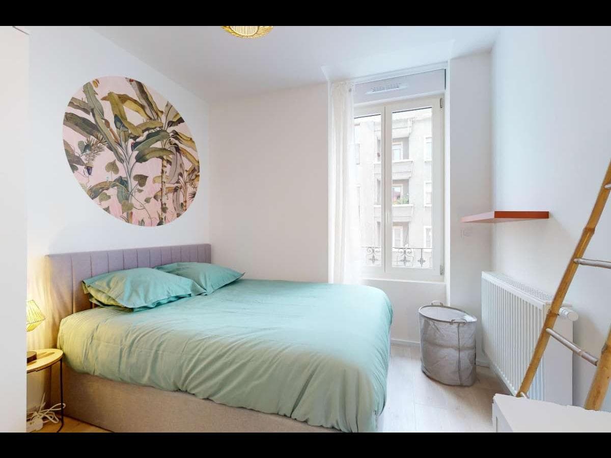 Appartement 6 pièces de 100 m² — vignette 5