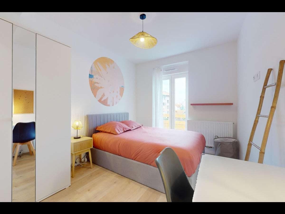 Appartement 6 pièces de 100 m² — vignette 9