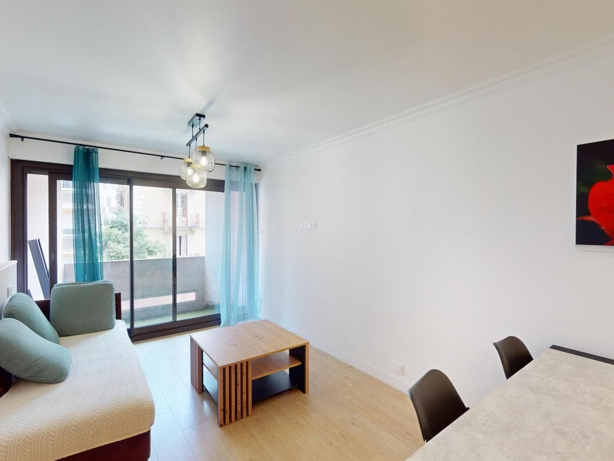Appartement 6 pièces de 109 m² — photo 1