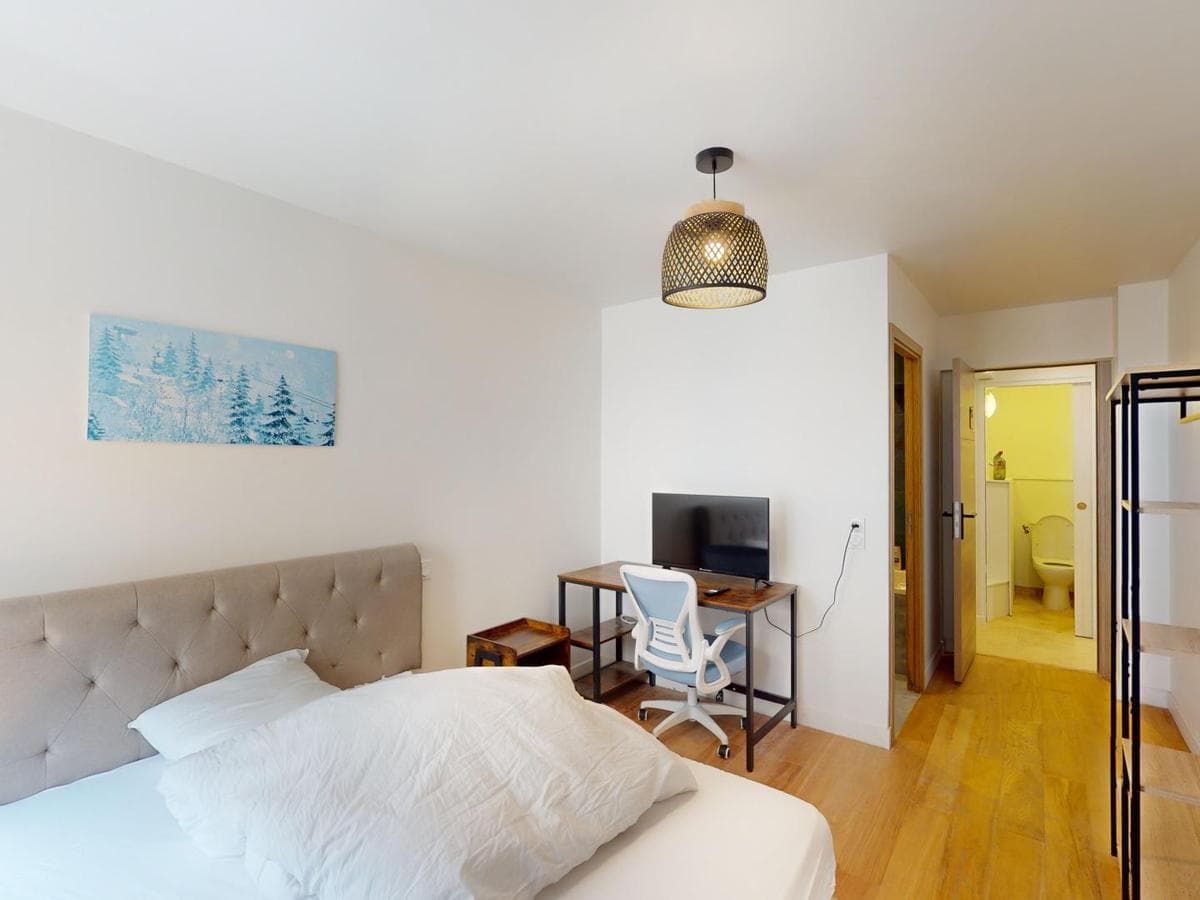 Appartement 6 pièces de 109 m² — vignette 2