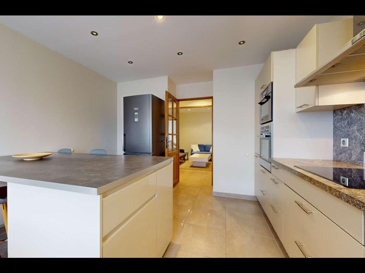 Appartement 5 pièces de 110 m² — vignette 4