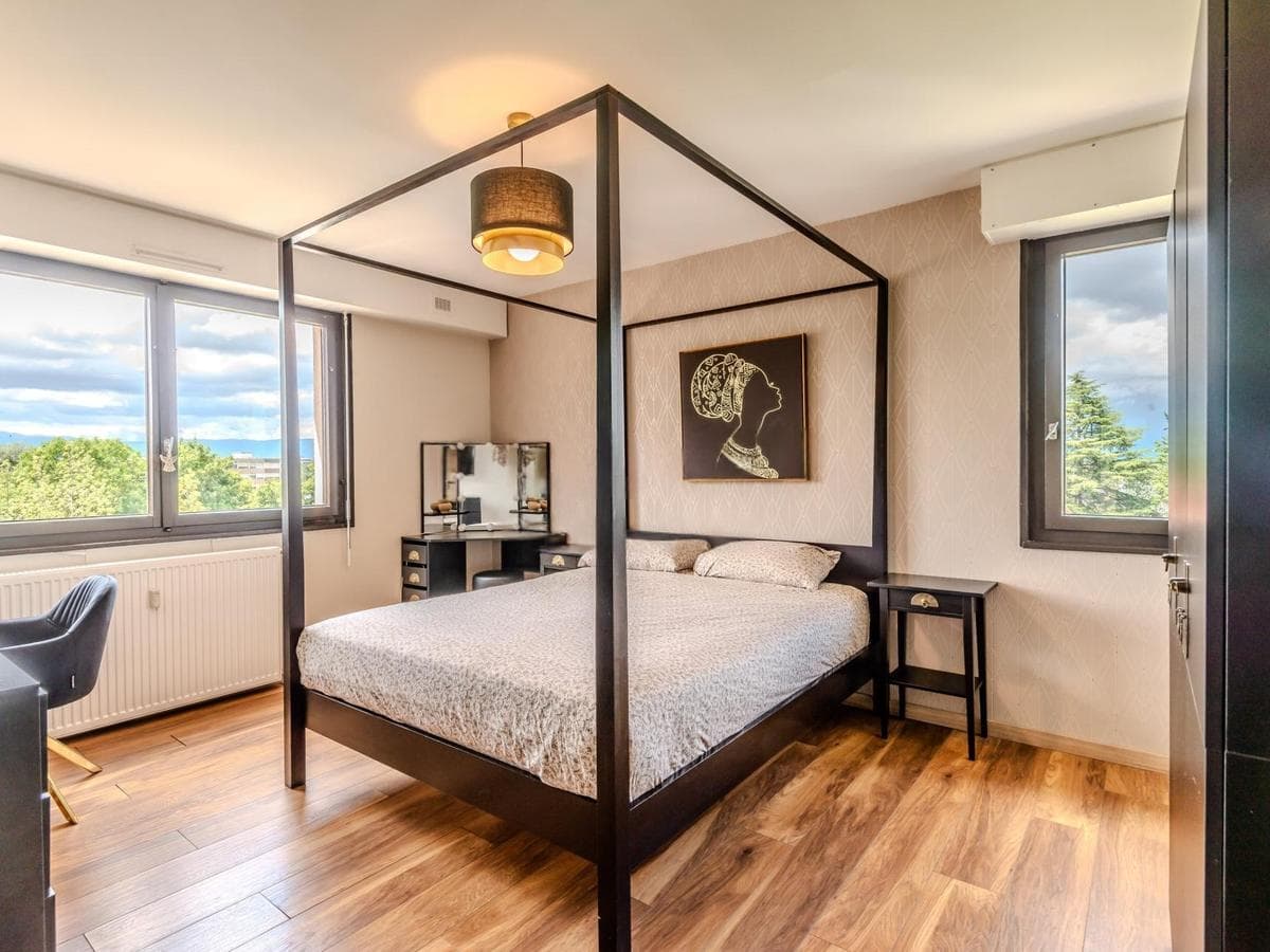 Appartement 4 pièces de 82 m² — vignette 2