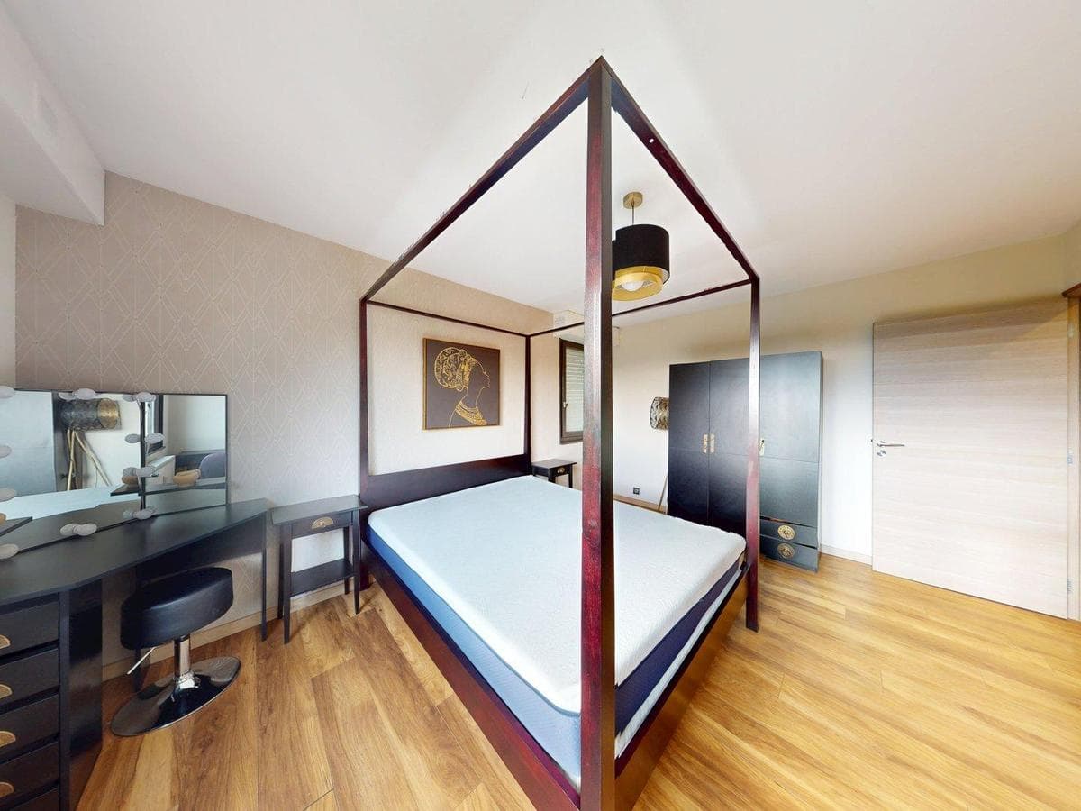 Appartement 4 pièces de 82 m² — vignette 3