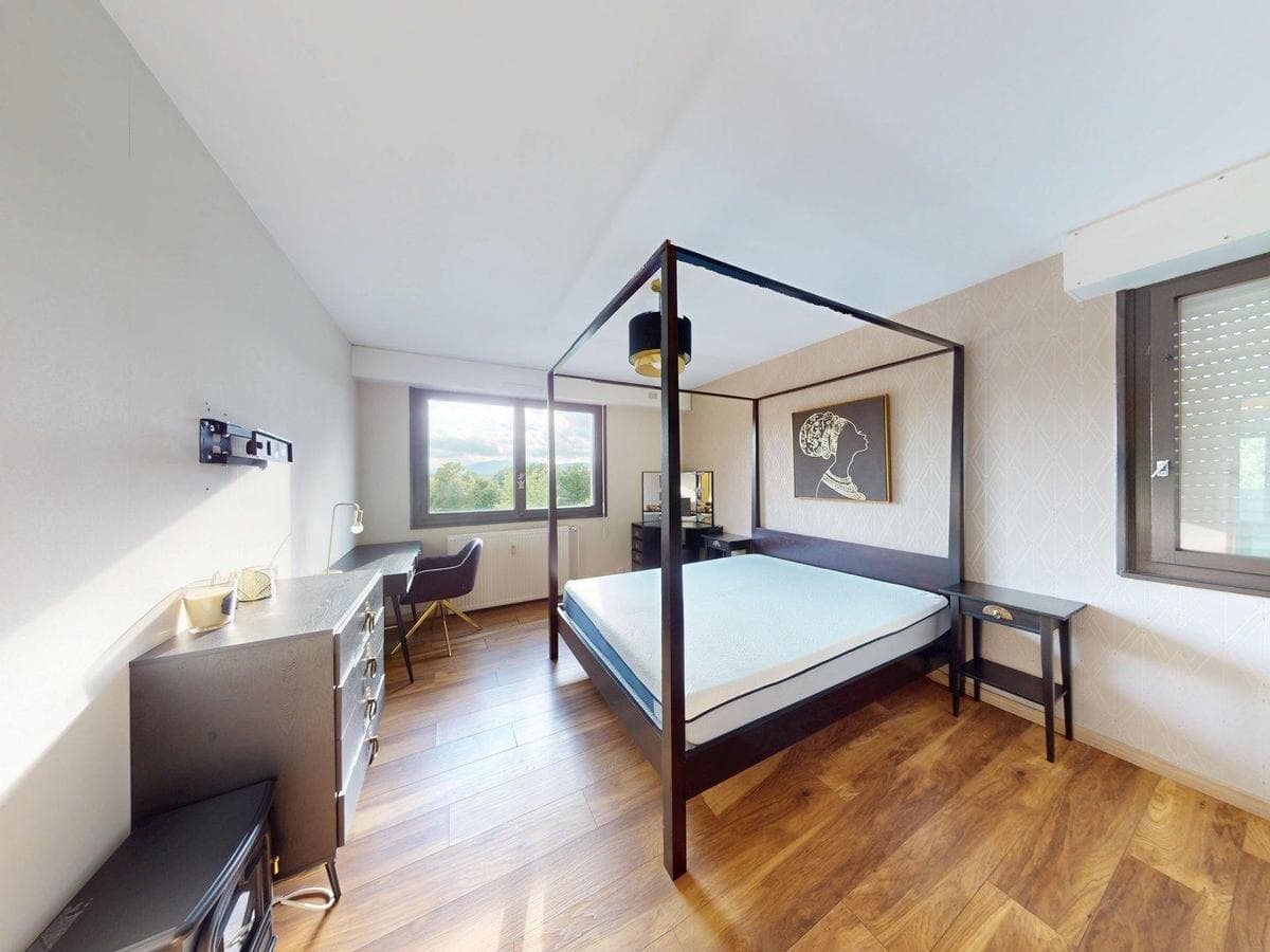 Appartement 4 pièces de 82 m² — vignette 4