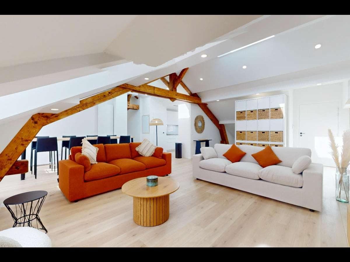 Appartement 9 pièces de 216 m² — vignette 2