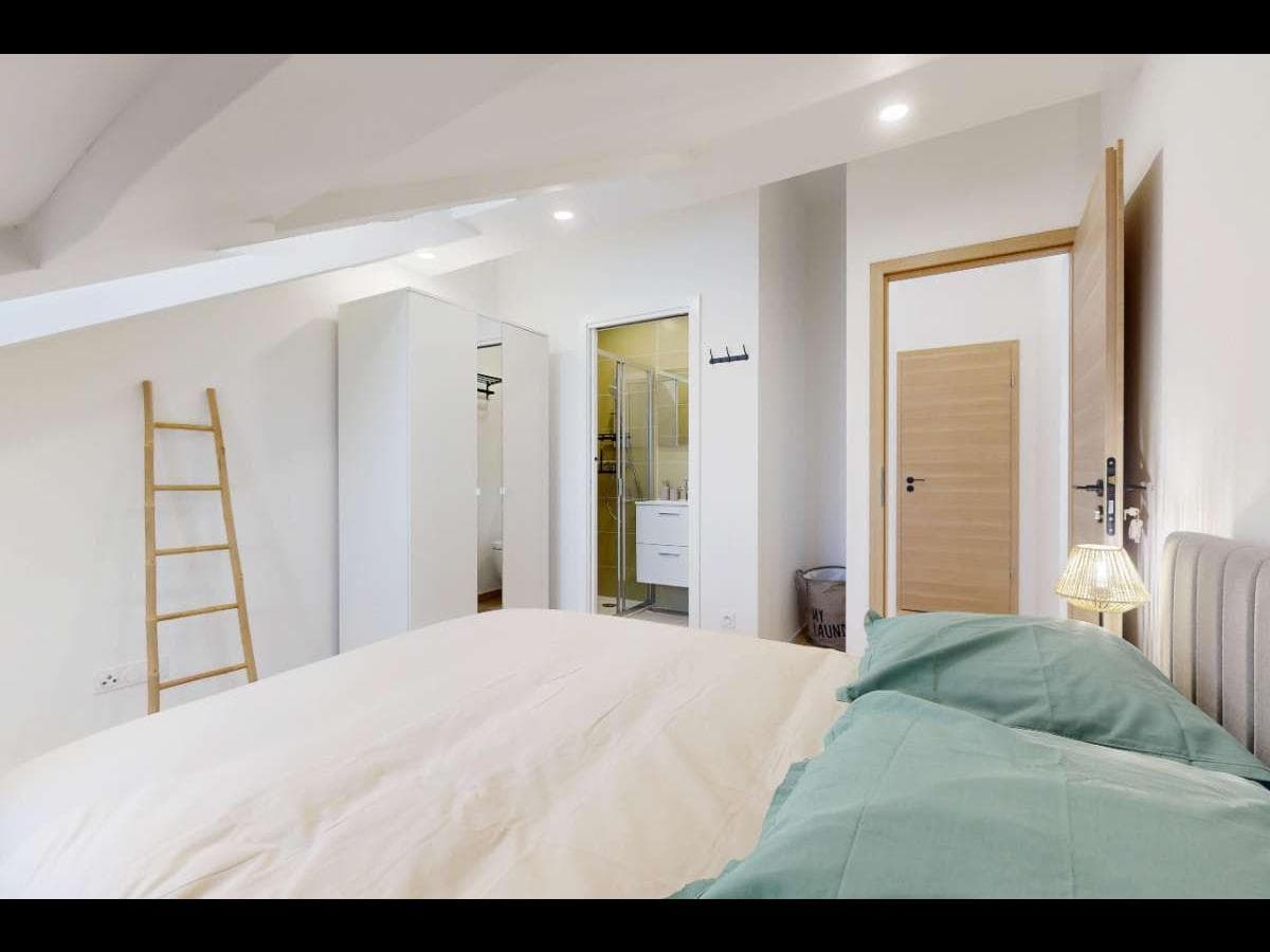 Appartement 9 pièces de 216 m² — vignette 6