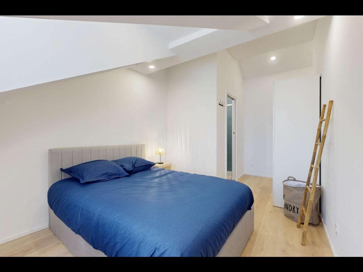 Appartement 9 pièces de 216 m² — vignette 8
