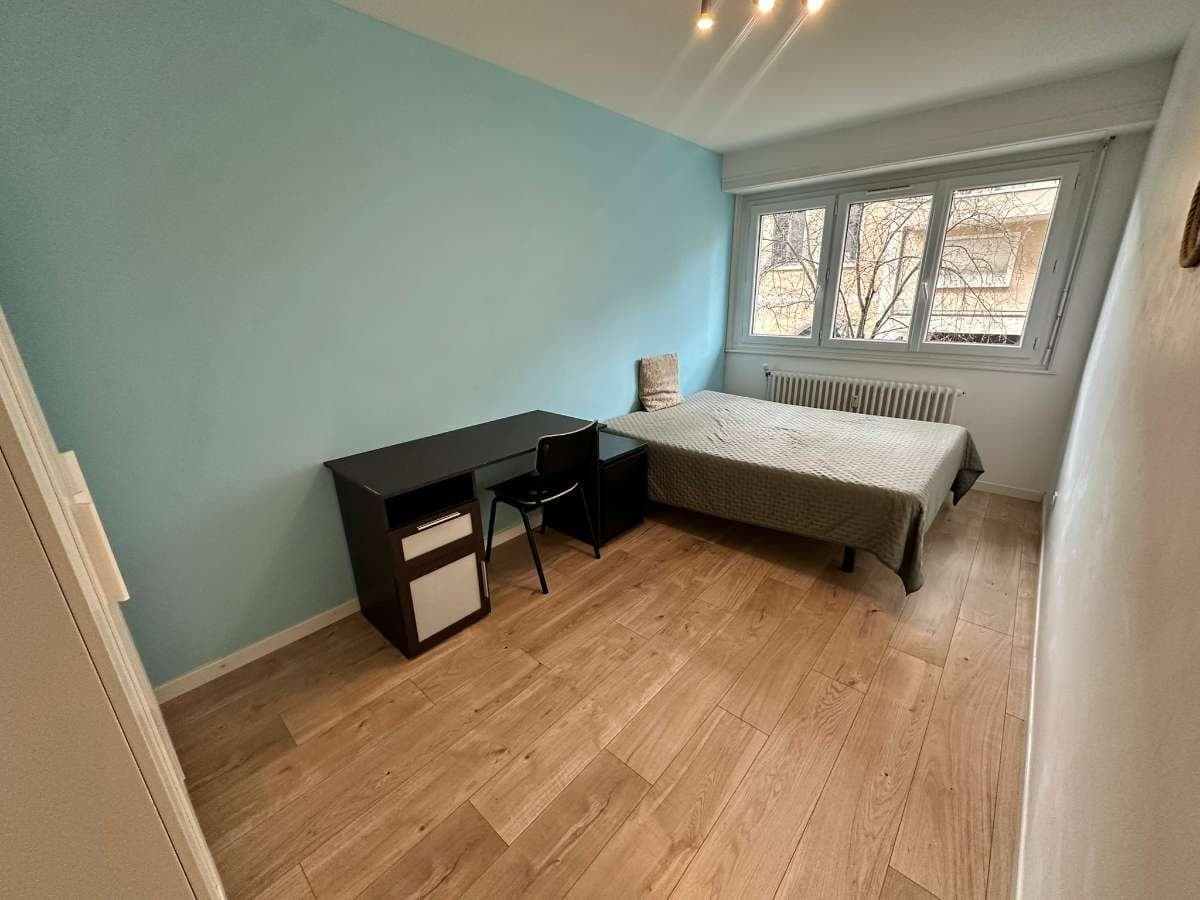 Appartement 6 pièces de 120 m² — vignette 2