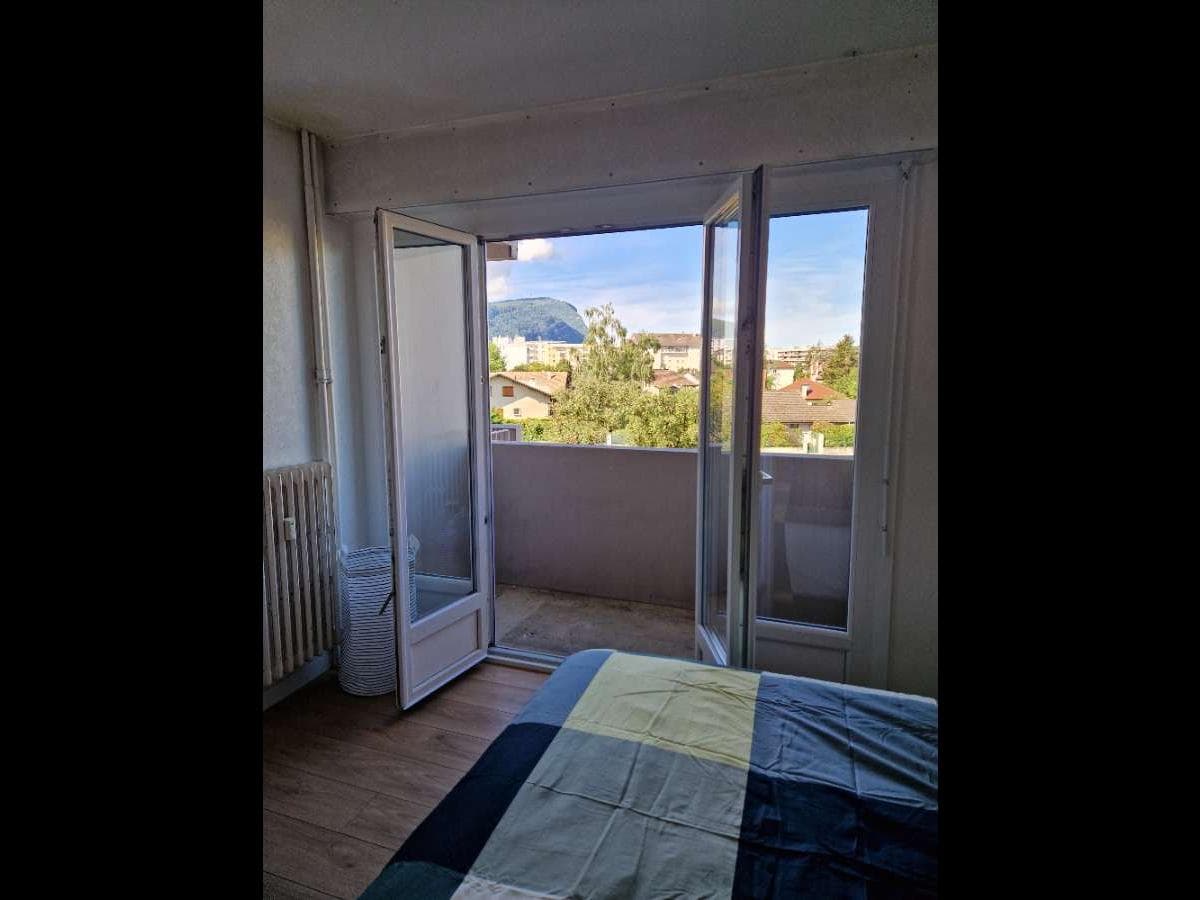 Appartement 4 pièces de 90 m² — vignette 2