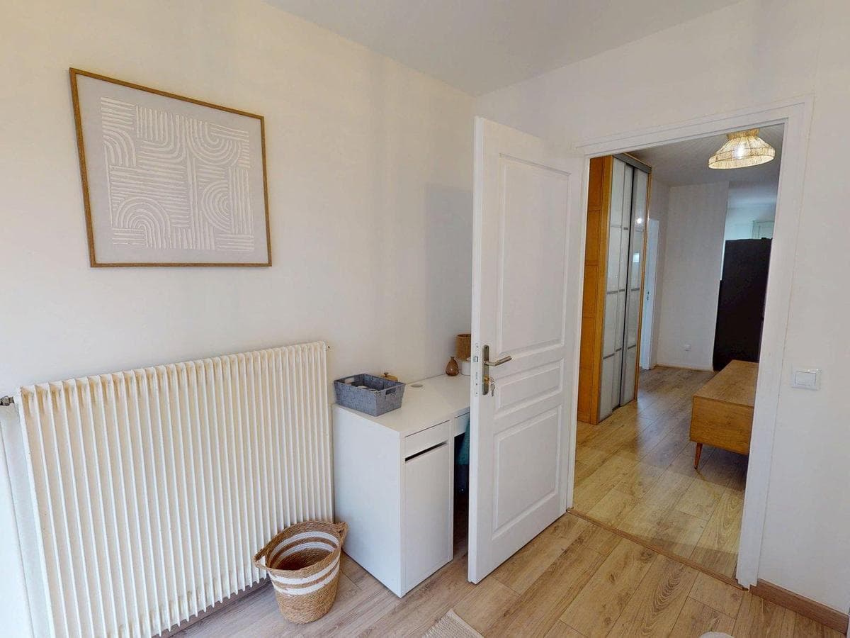 Appartement 1 pièce de 65 m² — vignette 4