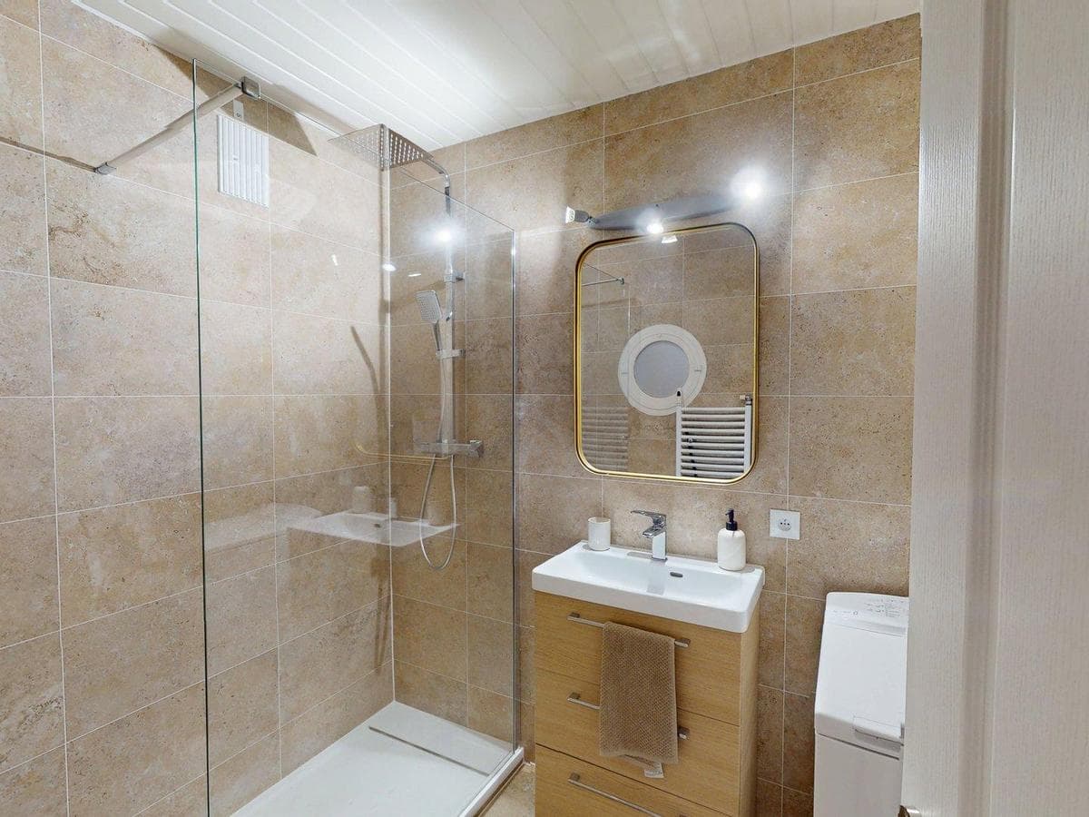 Appartement 1 pièce de 65 m² — vignette 9