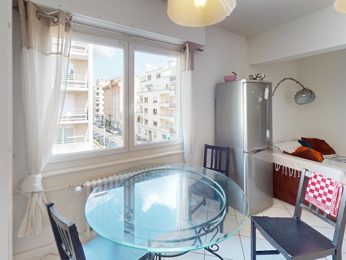 Appartement 5 pièces de 84 m² — vignette 3