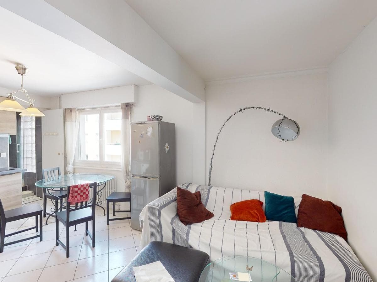 Appartement 5 pièces de 84 m² — vignette 4