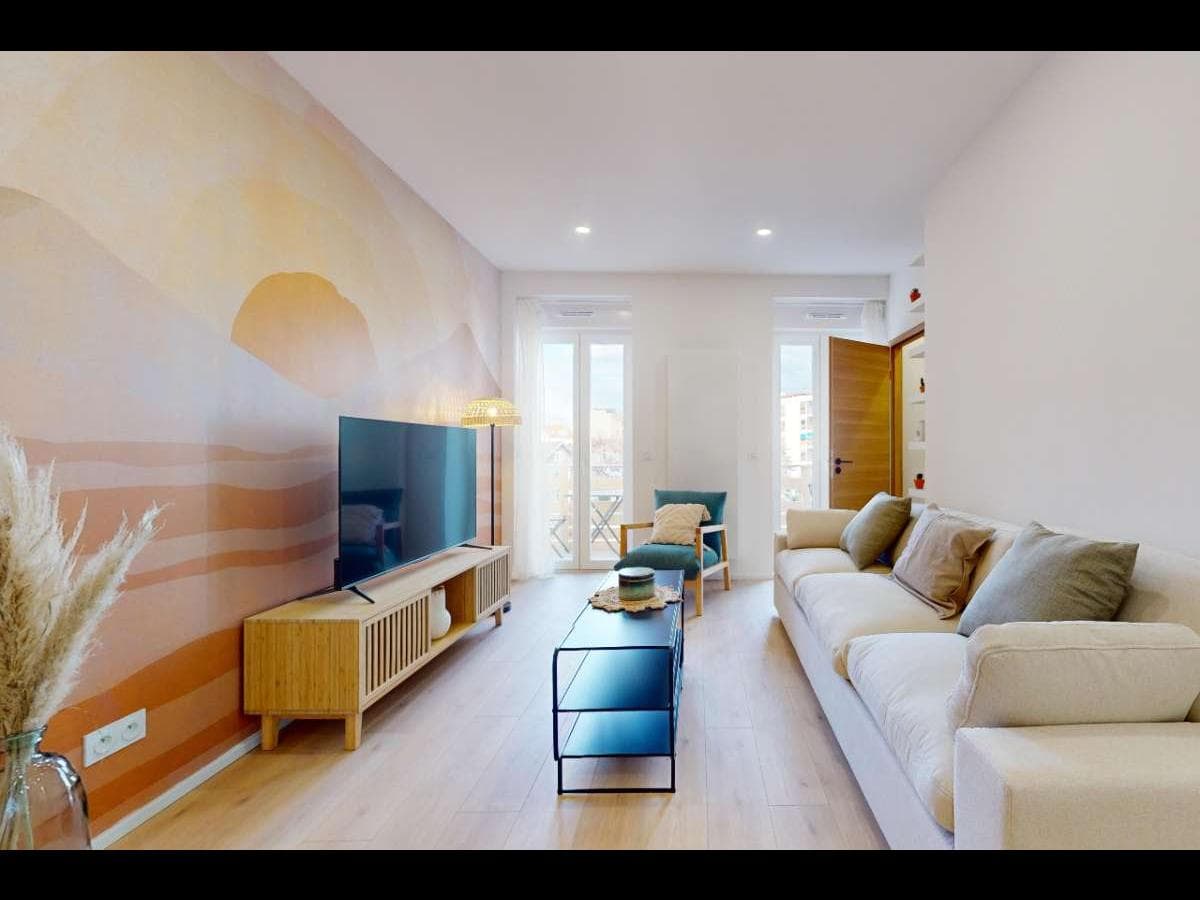 Appartement 6 pièces de 100 m² — vignette 2