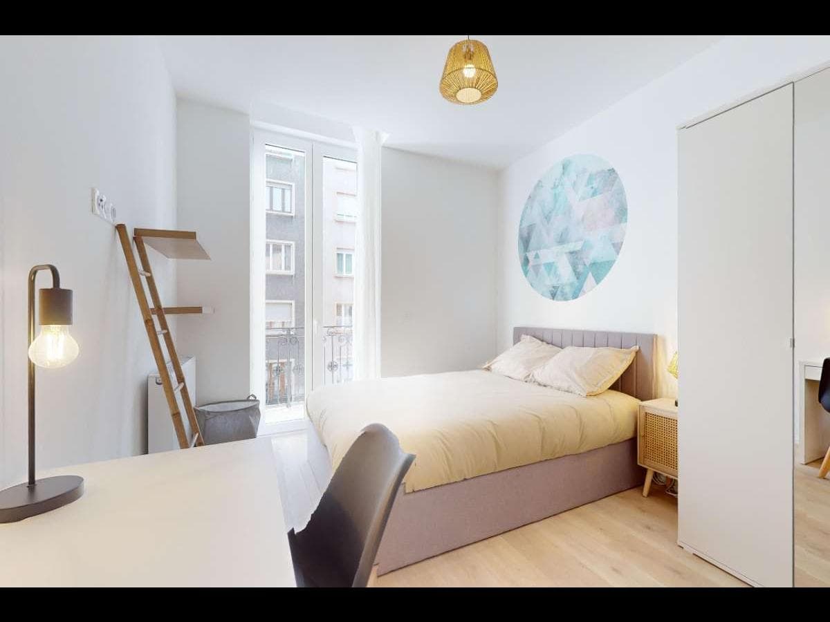 Appartement 6 pièces de 100 m² — vignette 9