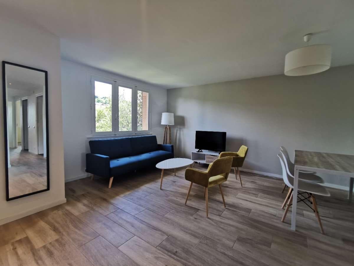 Immeuble 3 pièces de 70 m² — photo 1