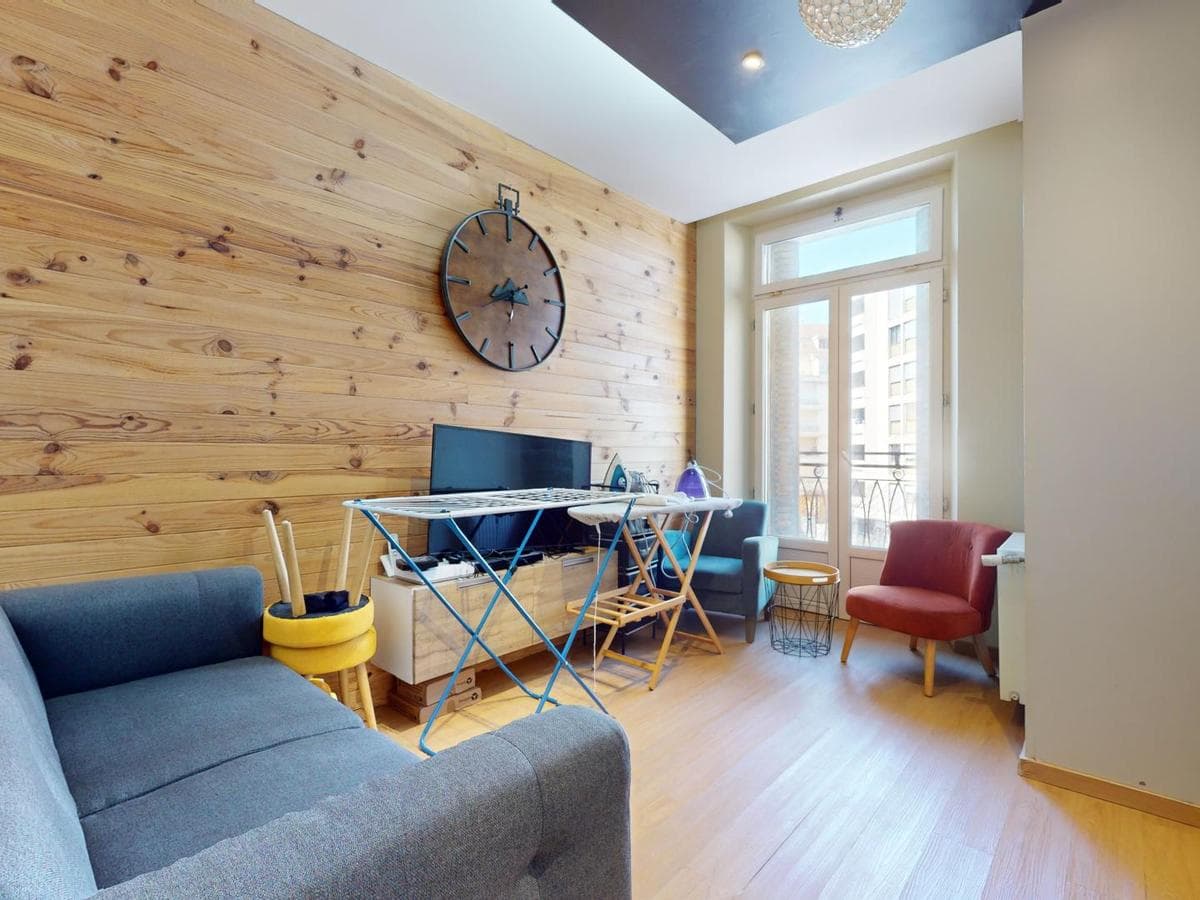Appartement 6 pièces de 102 m² — vignette 2