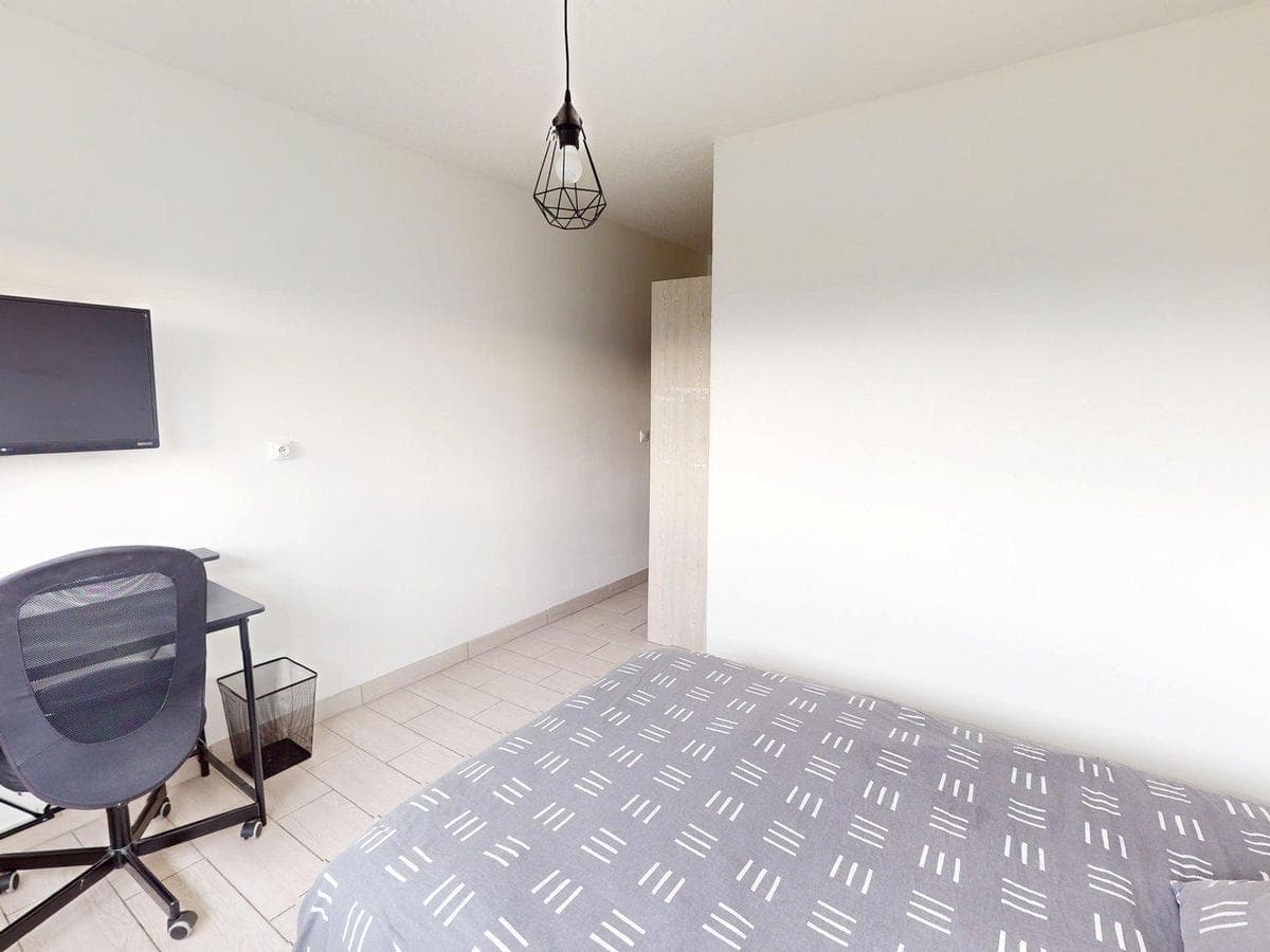 Appartement 6 pièces de 85 m² — vignette 3