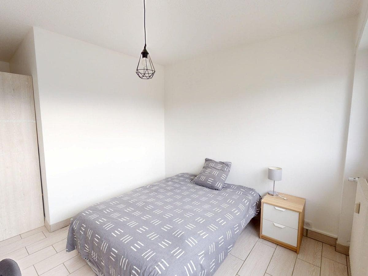 Appartement 6 pièces de 85 m² — vignette 4