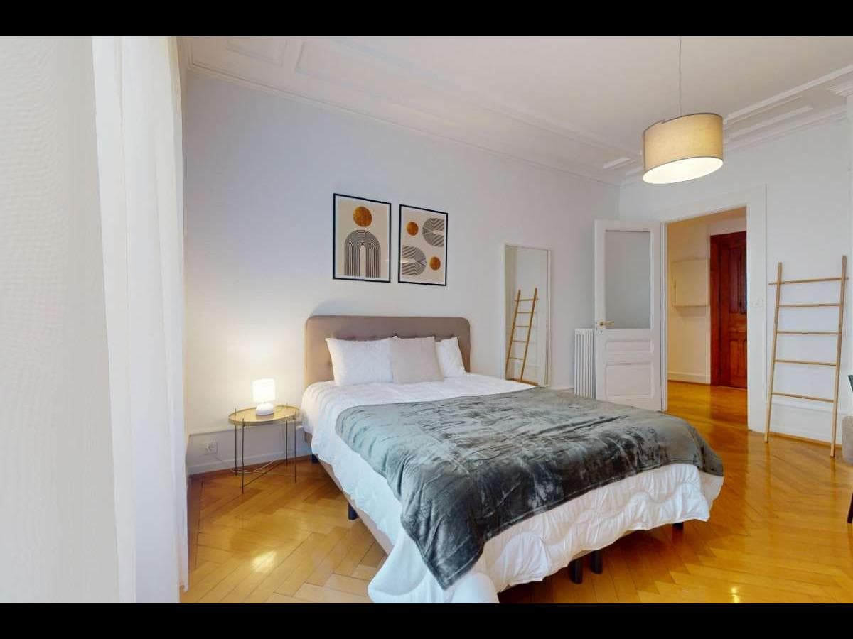 Appartement 7 pièces de 180 m² — vignette 10