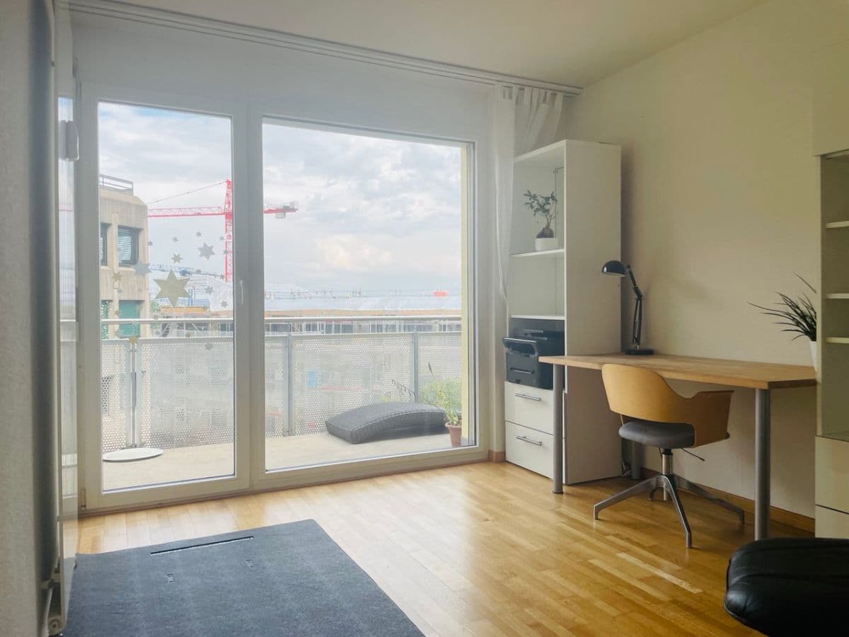 Chambre en colocation · Zürich (Oerlikon - direkt am Bahnhof - next to the trainstation) — photo 1