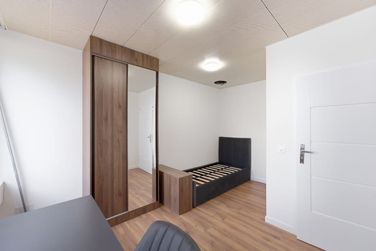 Chambre en colocation · Zürich (St. Alban-Quartier) — photo 1